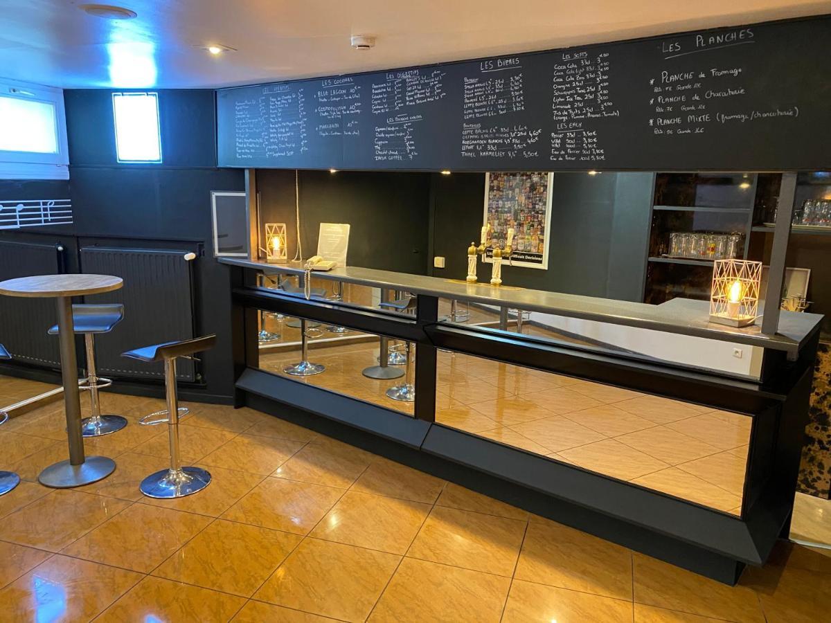Logis Hotel Restaurant Des Acacias Lille Neuville En Ferrain 누빌엉페랑 외부 사진