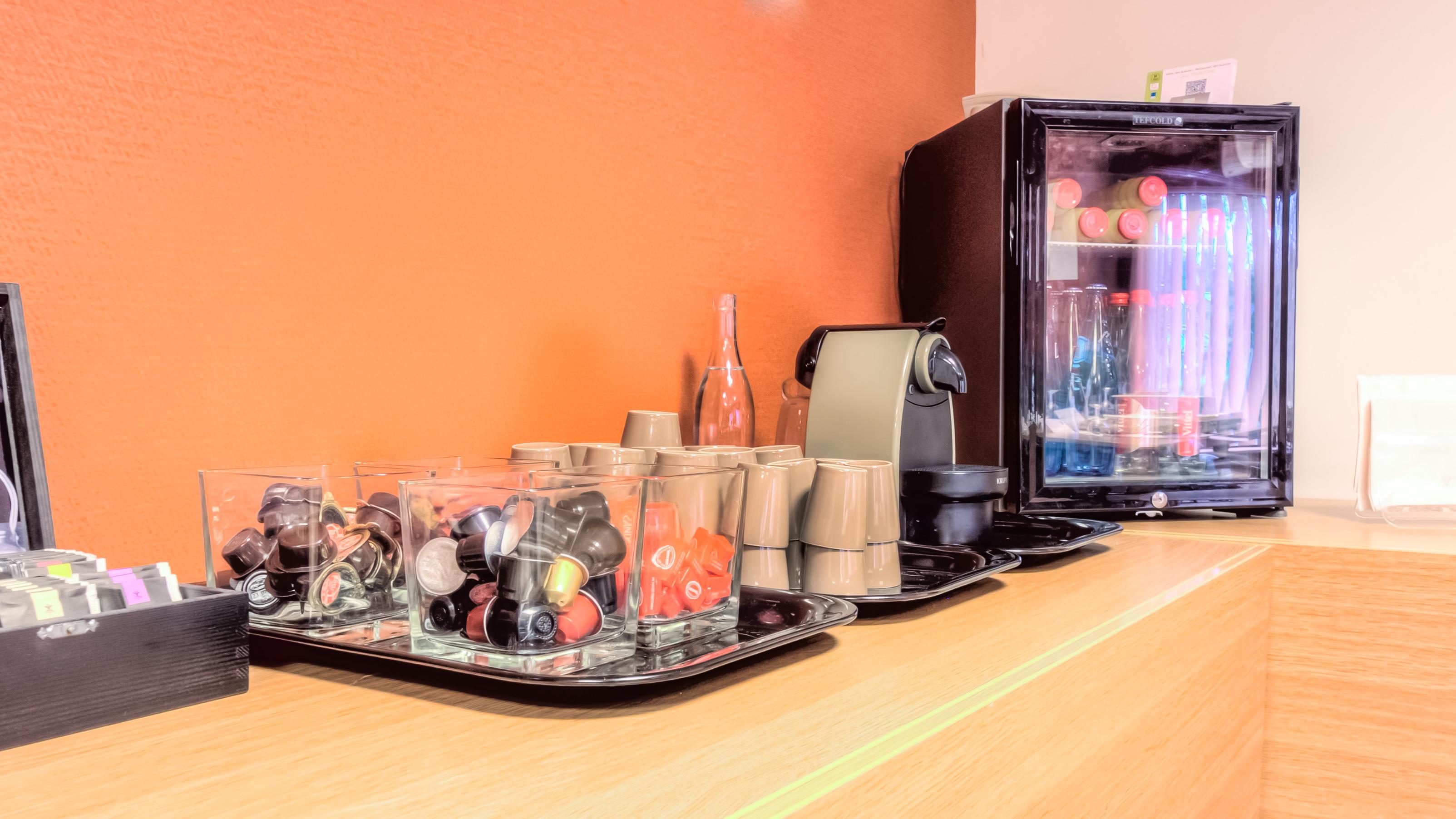 Logis Hotel Restaurant Des Acacias Lille Neuville En Ferrain 누빌엉페랑 외부 사진