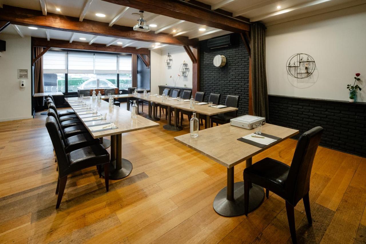 Logis Hotel Restaurant Des Acacias Lille Neuville En Ferrain 누빌엉페랑 외부 사진