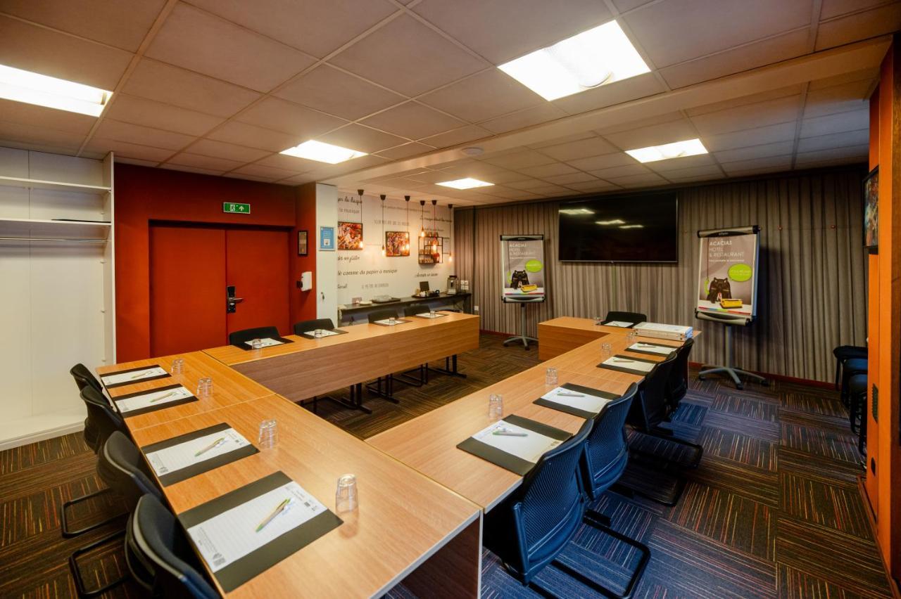 Logis Hotel Restaurant Des Acacias Lille Neuville En Ferrain 누빌엉페랑 외부 사진